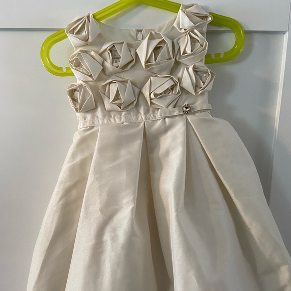 Stunning party dress with tags - Picture 2 of 6